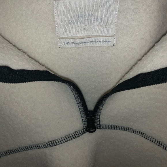Urban Outfitters Fleece Half-Zip Sweatshirt - Picture 4 of 4